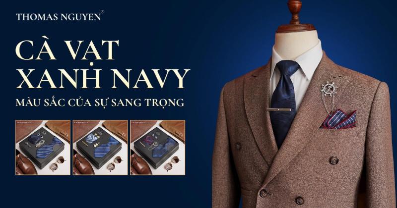 Phối màu xanh navy với các gam màu khác nhau trong trang phục và phụ kiện tạo vẻ ngoài thời trang, đa dạng